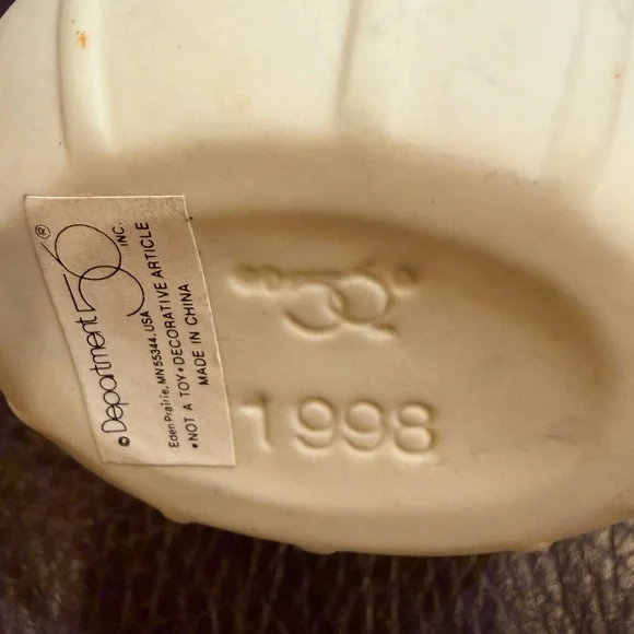 Dept 56 Cream Floral Trinket Box Egg with Snowbaby and bunny - Picture 8 of 8